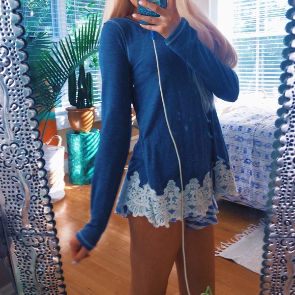 Crochet Indigo Blue Long Sleeve Tunic Top 🌿 - Picture 2 of 6